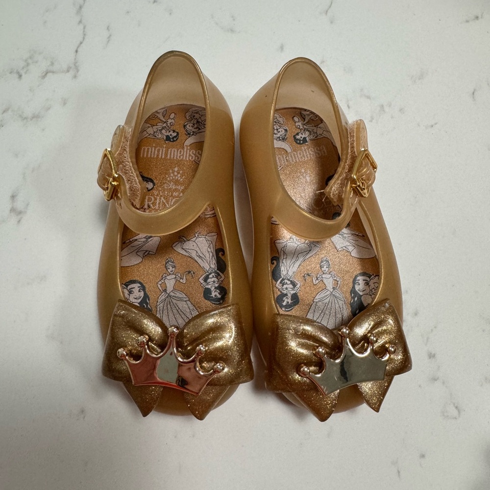Mini Melissa size 6